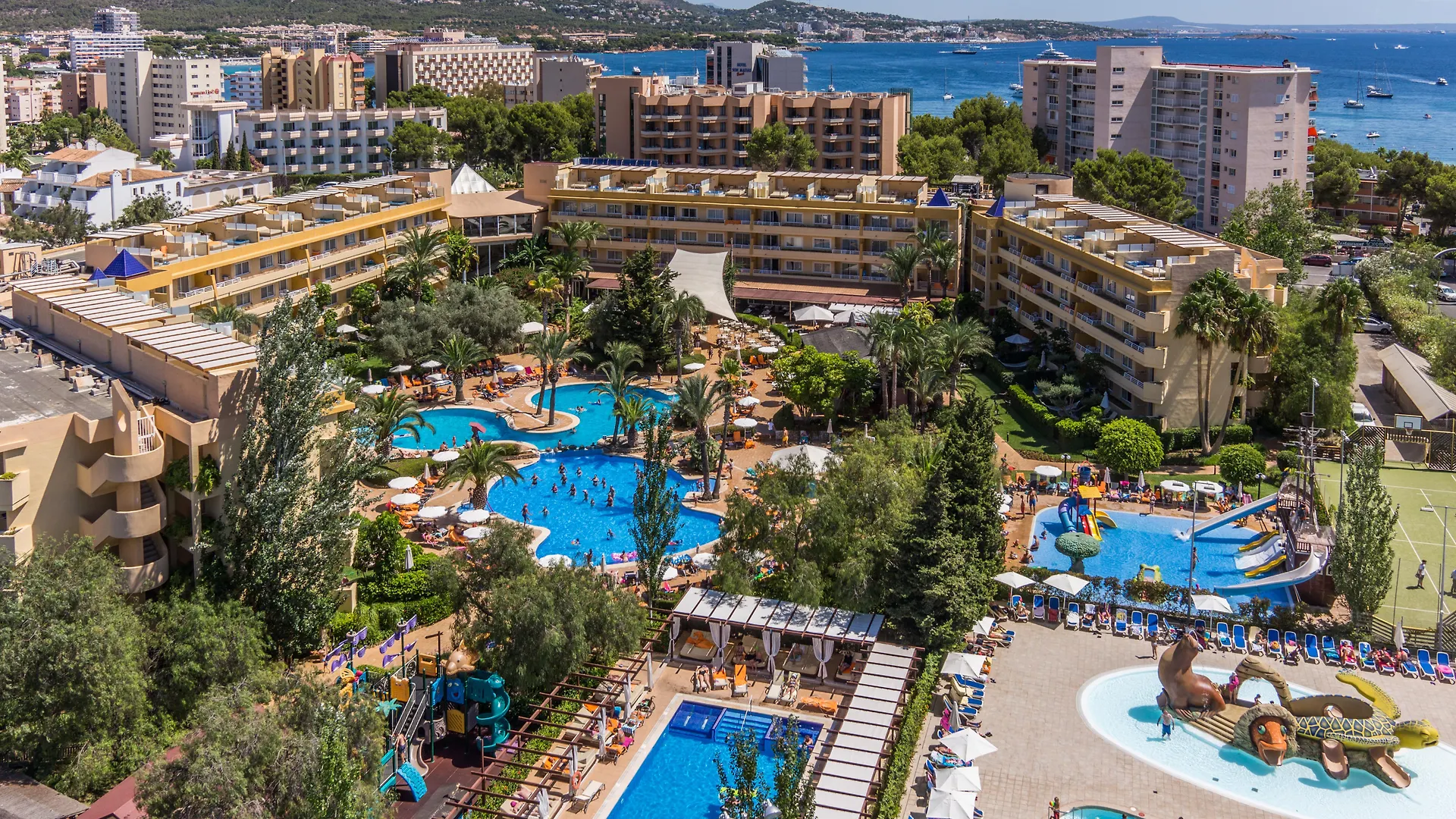 Zafiro Palmanova Aparthotel