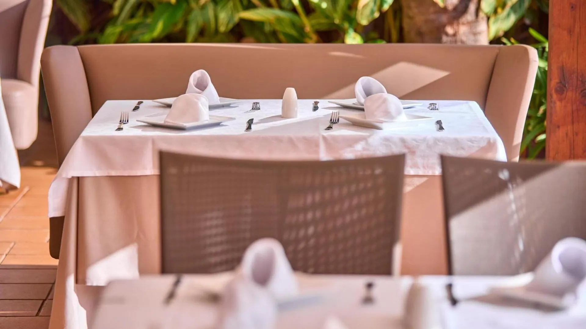 Zafiro Palmanova Aparthotel