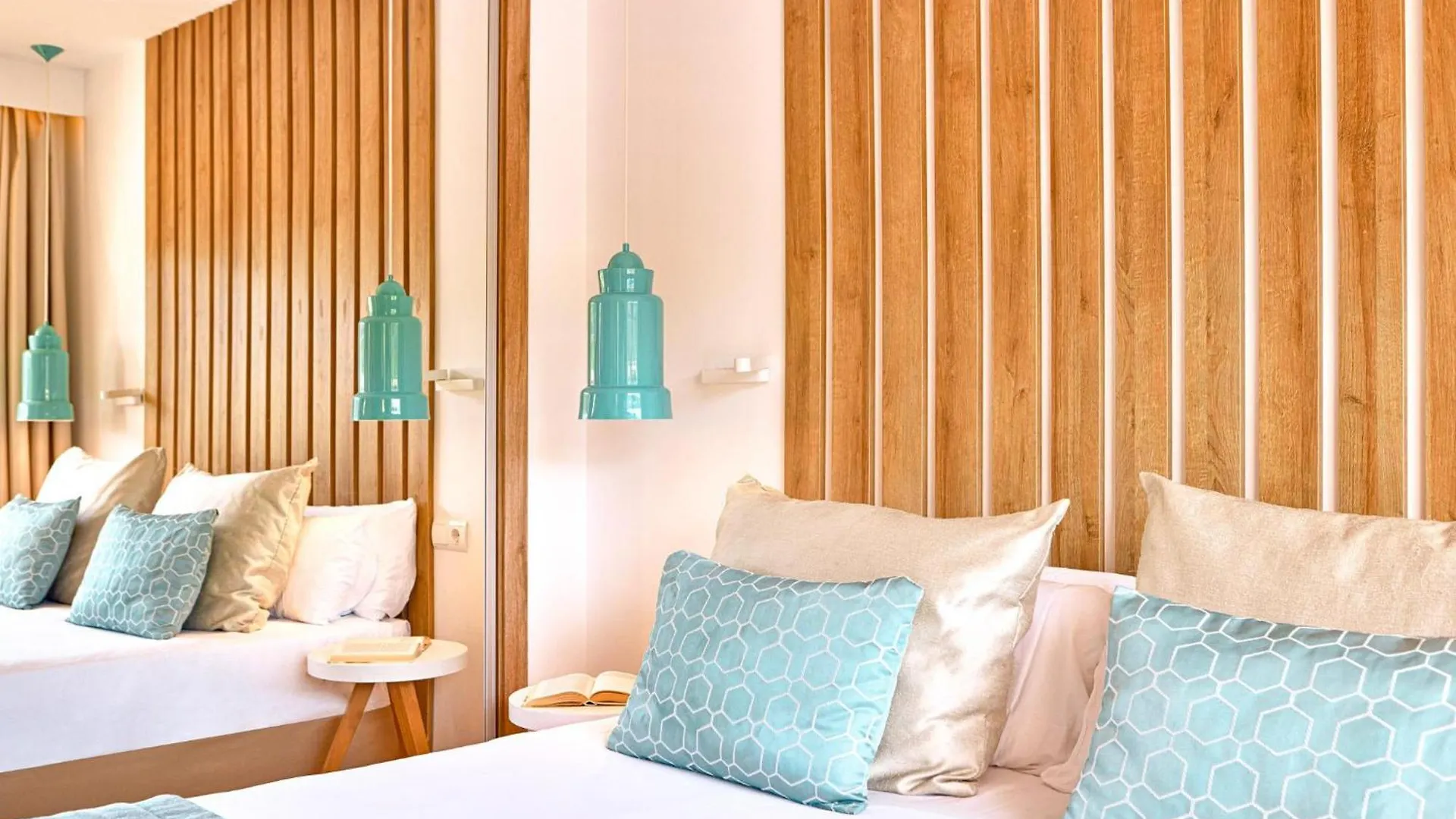 Zafiro Palmanova Aparthotel