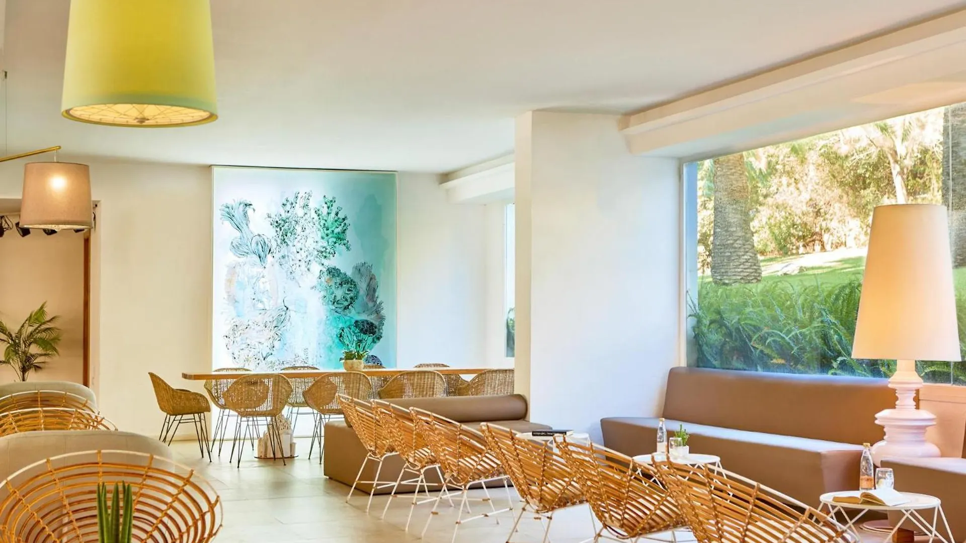 Zafiro Palmanova Aparthotel