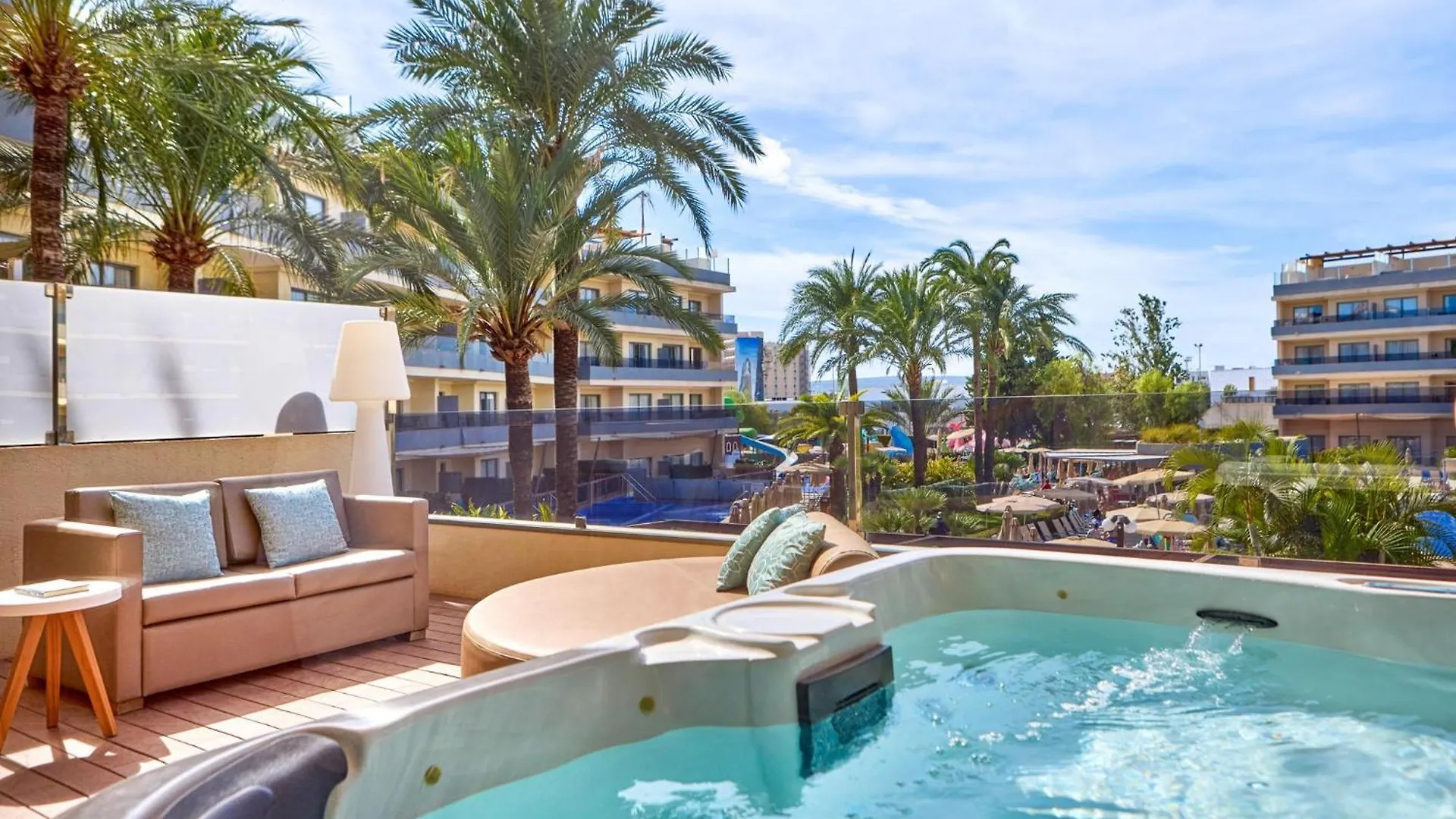 Zafiro Palmanova Aparthotel