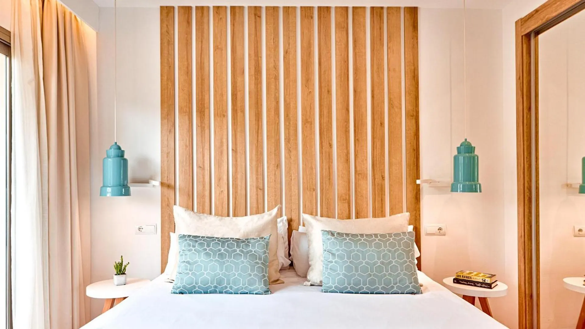 Zafiro Palmanova Aparthotel