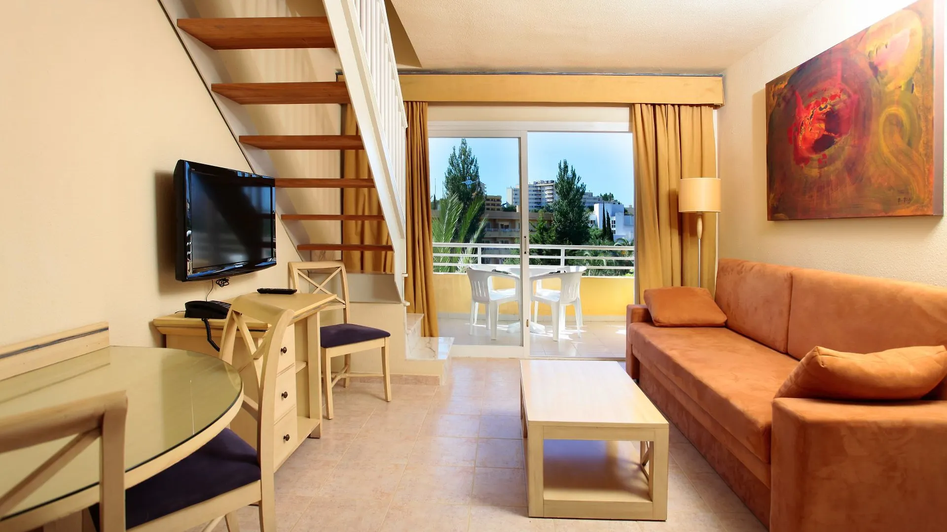 Zafiro Palmanova Aparthotel