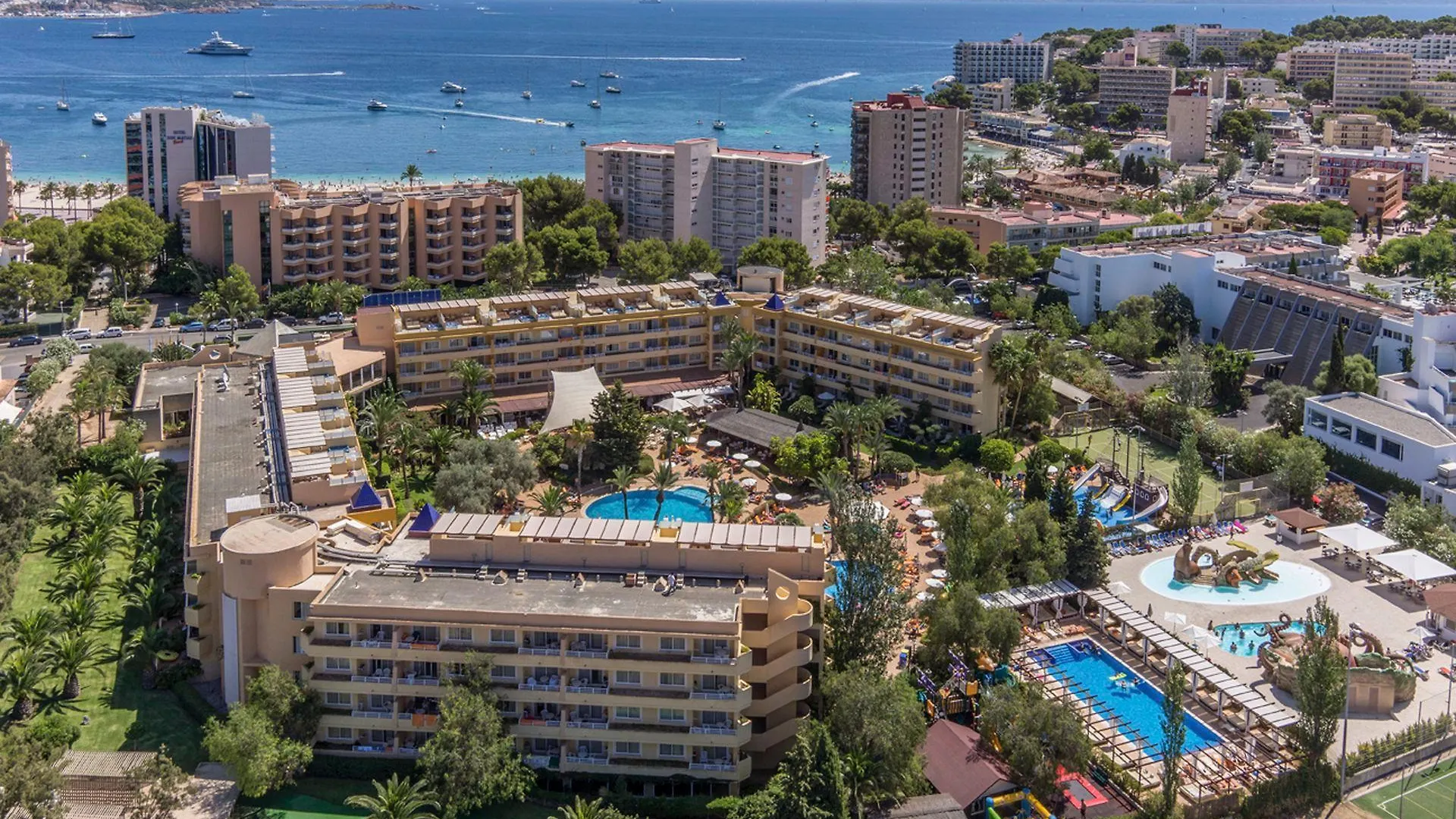 Zafiro Palmanova Aparthotel